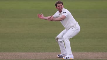 Milnes five-for puts Kent in charge against Middlesex