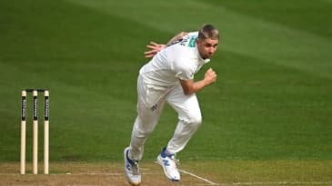 Olly Stone ten-for rumbles Surrey as Notts send title warning